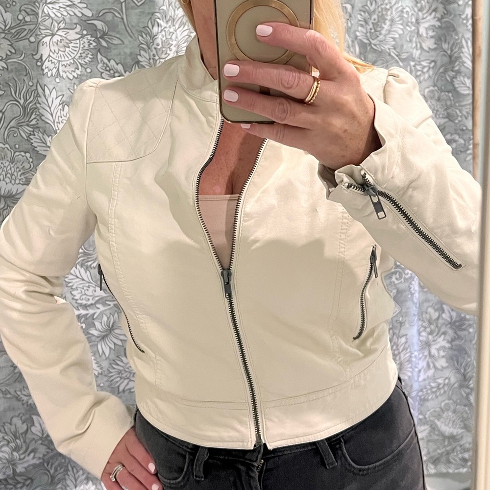 Black Rivet Women's Off-White Vegan Leather Jacket